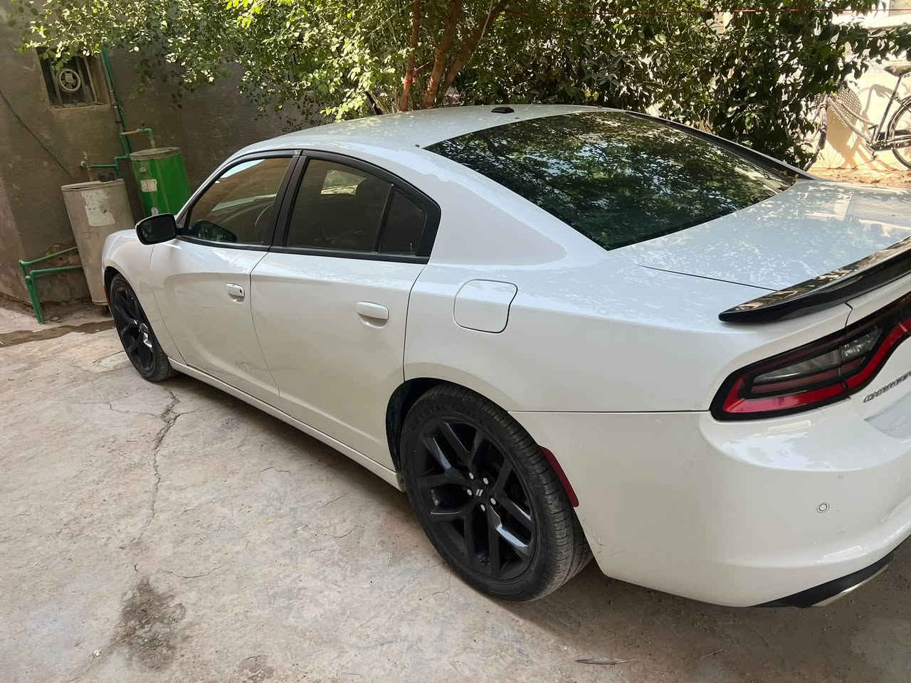 سياره دوج جارجر SXT بلص 2021 اصل
ضرر بسيط ومعدل عبارد بالجامخ الامامي 

بدون تبدل بدون صبغ 

 محرك كير كفاله عامه 

المواصفات:

مقاعد جلد 

مقعد الامامي تدفئة و تبريد 

مقاعد الخلفي تدفئة

مقعد خزن ميموري 

مقاعد كهرباء

ستير تدفئة 

حساسات خلفية

ماشيه 103 الف ميل

بصمة تشغيل 

تشغيل عن بعد 

السياره جاهزه من كلشي 

استخدام شخصي 

سنويه لغايه 2031

رقم بغداد

مكاني ديالى

السعر 235 وبيها مجال

***********
