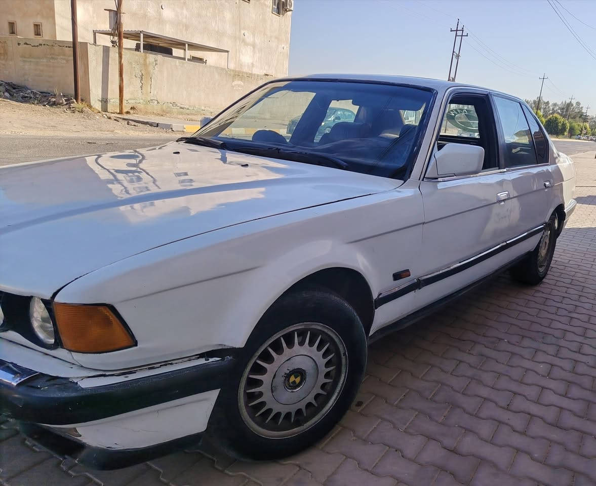 بيئم ٧٣٥  موديل ٩١فحص نينوى كير عادي مكينة فل كير مكينة شرط صدر امامي خلفي جديد كهربائيات شغالة كلها أرضية جلد فتحة سقف السيارة جاهزة وما بيها نقص كلشي مكانها صلاح الدين العلم بيع او مراوس 
*********** 
***********
