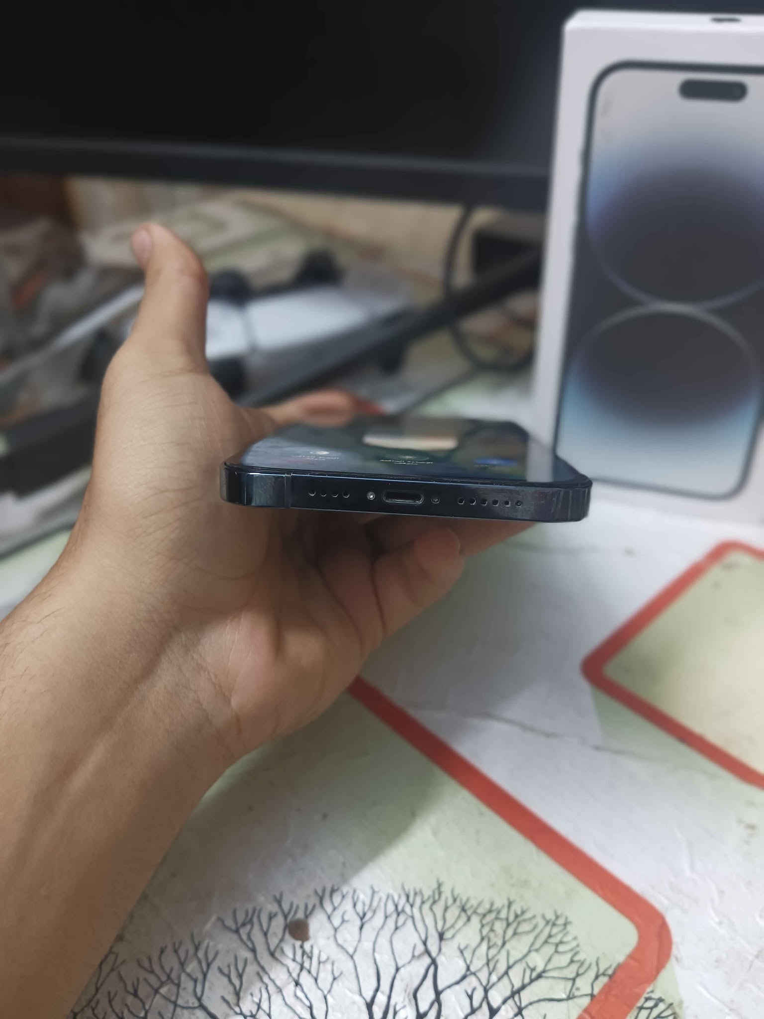 📱 آيفون 12 برو ماكس

• الذاكرة: 512GB
• شرق أوسط 🇮🇶 عربي
• مبدل شاشة + بطارية، النوعية كلش حلوة ✨
• الجهاز نظيف وكلشي شغال
• ❌ فيس آيدي متوقف
• السعر: 290 ألف 💰
• المكان: بغداد – الحرية
• مجال بسيط كلش 🤝

📞 *********** بغداد, العراق

نص مكتوب في الصور:
- ٧:٢٩
- حول
- الاسم
- iPhone
- إصدار iOS
- 26.5.2
- اسم الطراز
- iPhone 12 Pro Max
- رقم الطراز
- 5GDL3ZD/A
- الرقم التسلسلي
- G0NHV29J0D5C
- سجل تاريخ القطع والخدمة
- الأغاني
- الفيديوهات
- الصور
- السعة
- ٥١٢ غ.ب.
- متوفرة
- ٤٩٢,٢٨ غ.ب.
- عنوان Wi-Fi
- 08:8E:DC:E7:F3:59
- Bluetooth
- 08:8E:DC:E9:79:8C