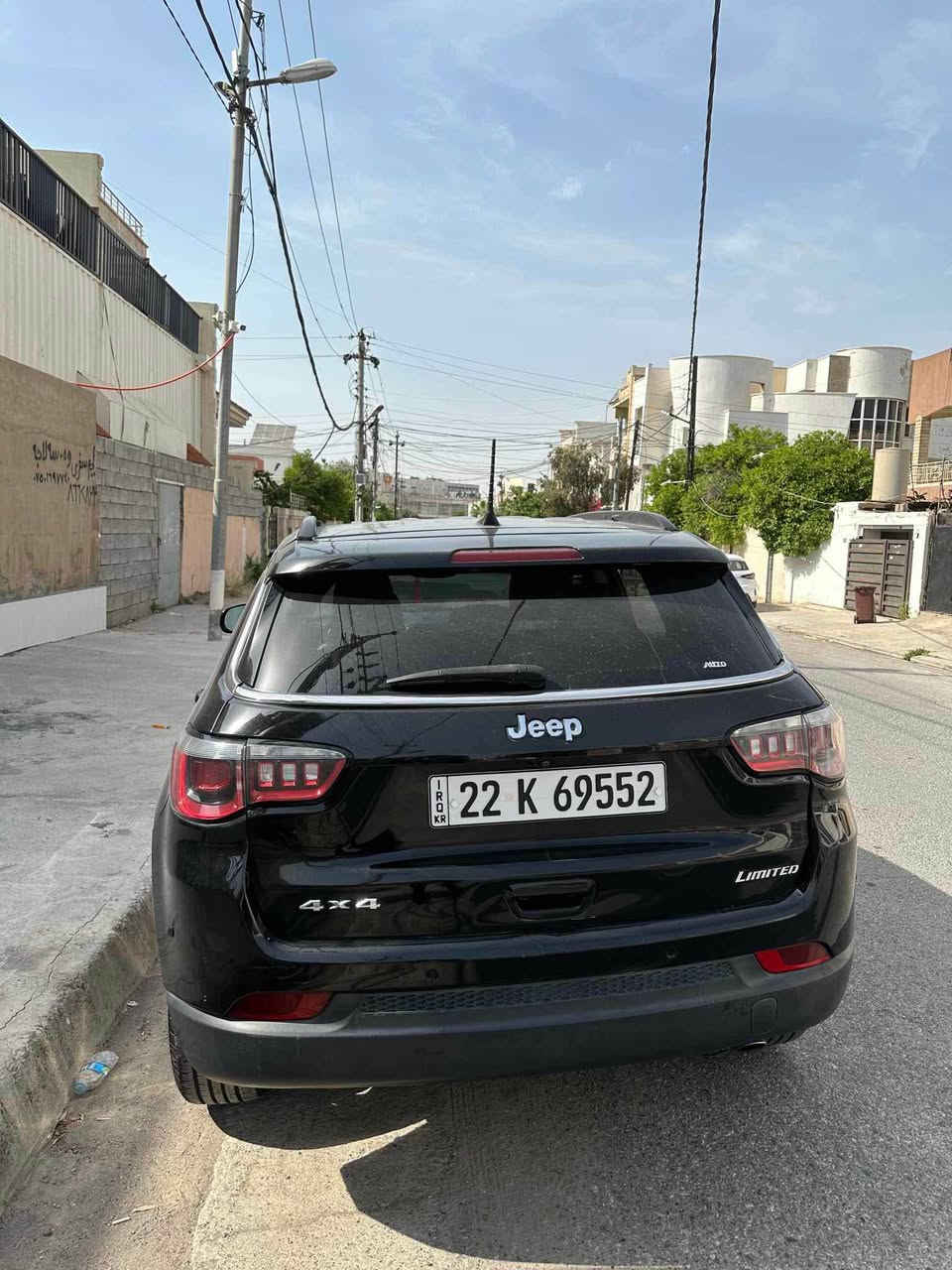 Jeep compass 2020 
      
مواسفات LIMTED 
جلد و شاشە گەورە دبل ئەکسل 
سێ پارچەی پشت سبوغ 
کەمەک ناو سندوق 
بێ ئێڕباگ 
مەکینە کەپس V4,2.4 
ڕۆیشتن تەنها 52 هەزار کم 
ڕەقەم و سەنەوی نوێیە 

نرخ / ١٣٠$
*********** أربيل, العراق
