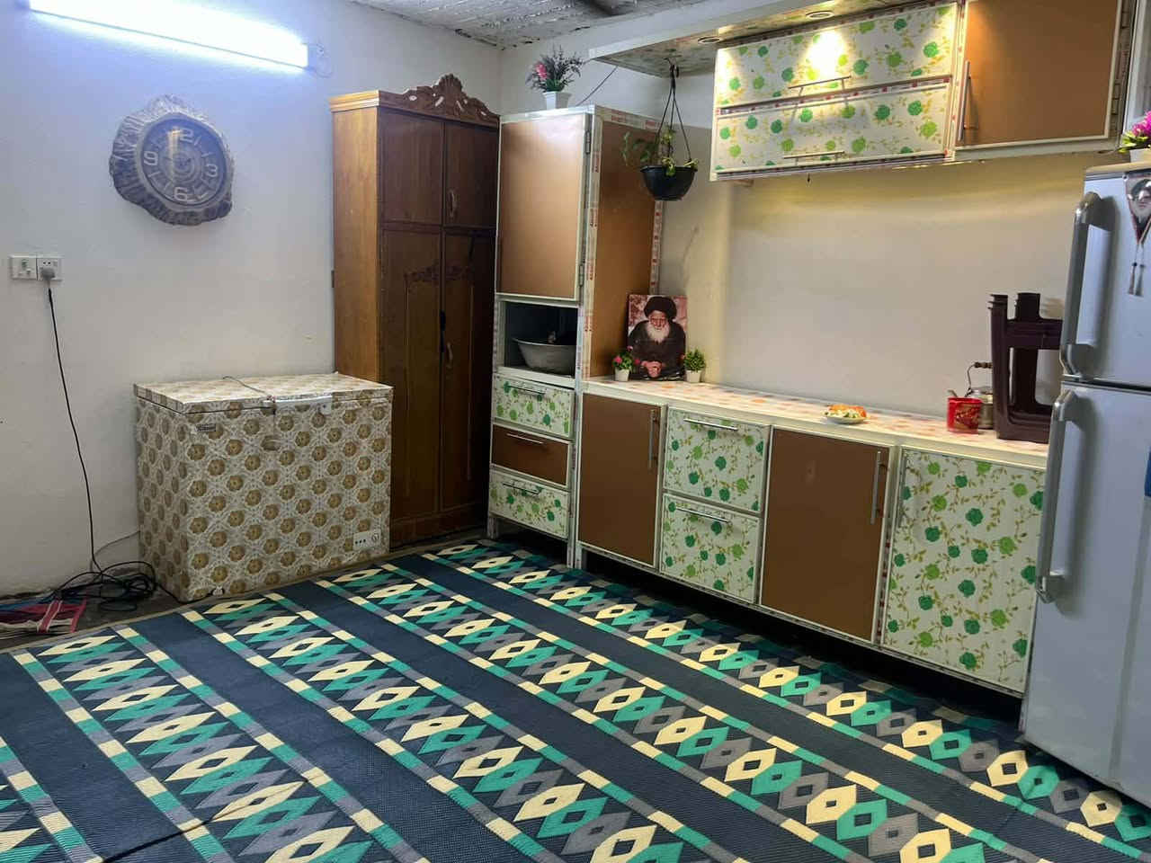 مساحة ٧٠٠ • دور ١٢٠ • نضيف يخبل