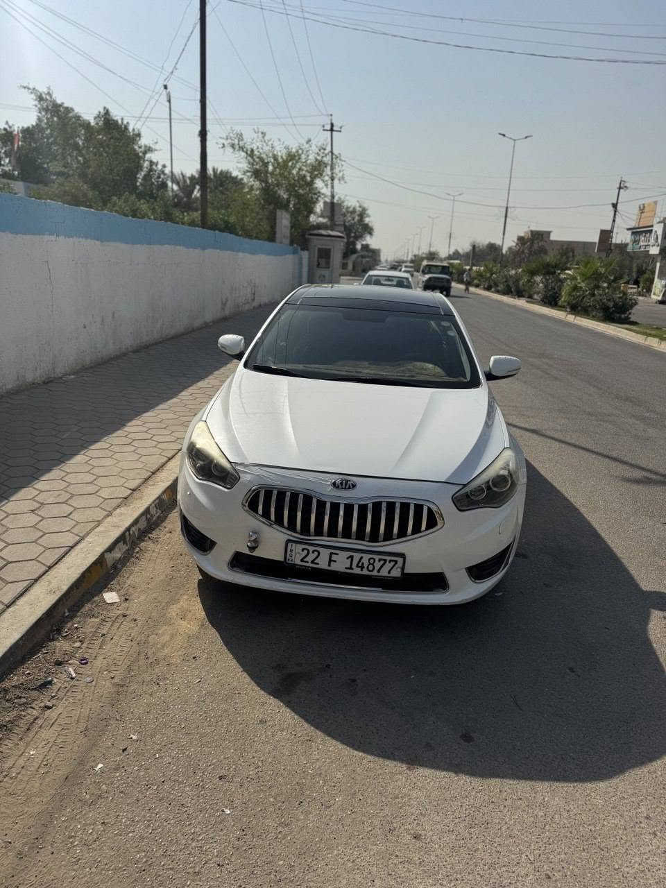 كيا كادينزا ٢٠١٤ خليجي فول مواصفات
Vib
قطعتين صبغ بوب صفحة اليمين وشبر،من جاملغ خلفي
مكينة 3500\6سلندر 
مواصفاتها معروفة شكد متسولف متخلص 
السعر 115 ورقة وبيها مجال ان شاء الله 
السيارة بأسمي تحويل ثاني يوم 
عنوان واسط الصويرة 
***********
