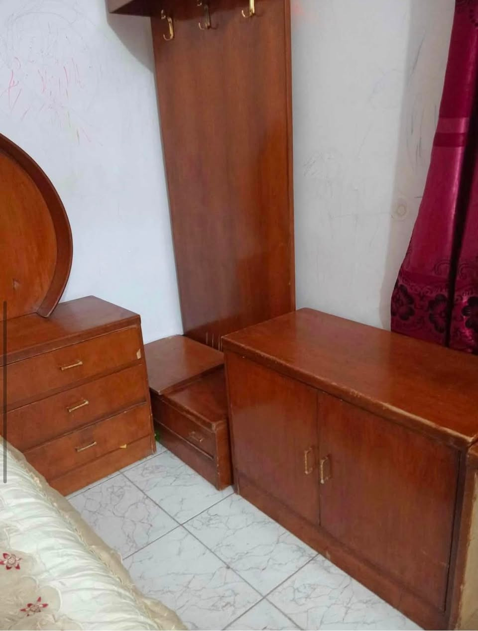 غرفة تسكام عراقية اريدهه ب٤٠٠ 
و هاي جربايتهه ستوني مسويتهه جديده 
النجف حي النصر ***********
