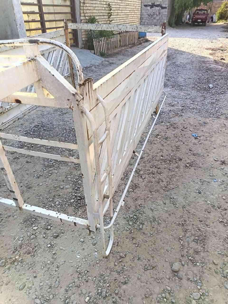 سلام عليكم محجر كيا نثيه مستخدم عنوان بغداد سعر 175 وبي مجال بسيط الاستفسار ***********
