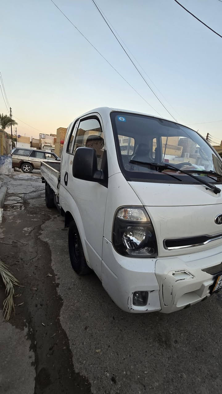 سلام عليكم كيه بنكو 2700 مفتوح مديل 2015 جاهزه من كلشي مكينه وكير ما مفتوح محرك تبريد وحداديه خير من الله رقم شاصي واضح كلش سنويه مجدد قبل شهر ومصفره غرامات وضريبه رقم ميسان انكليزي  تحكم ستيرن حساسات جانبيه وخلفيه . نضافه خير من الله. للاستفسار الاتصال على هذا رقم *********** العنون ميسان العماره
