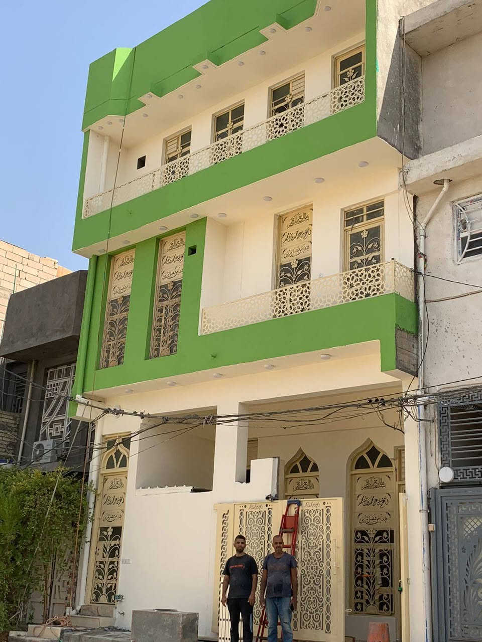 العقار للبيع مساحة 100م طابو زراعي سند ٢٥  يصلح حسينية ثلاث طوابق مع قسم من الاثاث الثابت العنوان كربلاء شارع احمد الوائلي شارع الحداد 
تبعد عن الامام 1 كيلو بيع مستعجل 
***********
***********
مكتب الخطوط المعمارية بادارة أبو سيف
