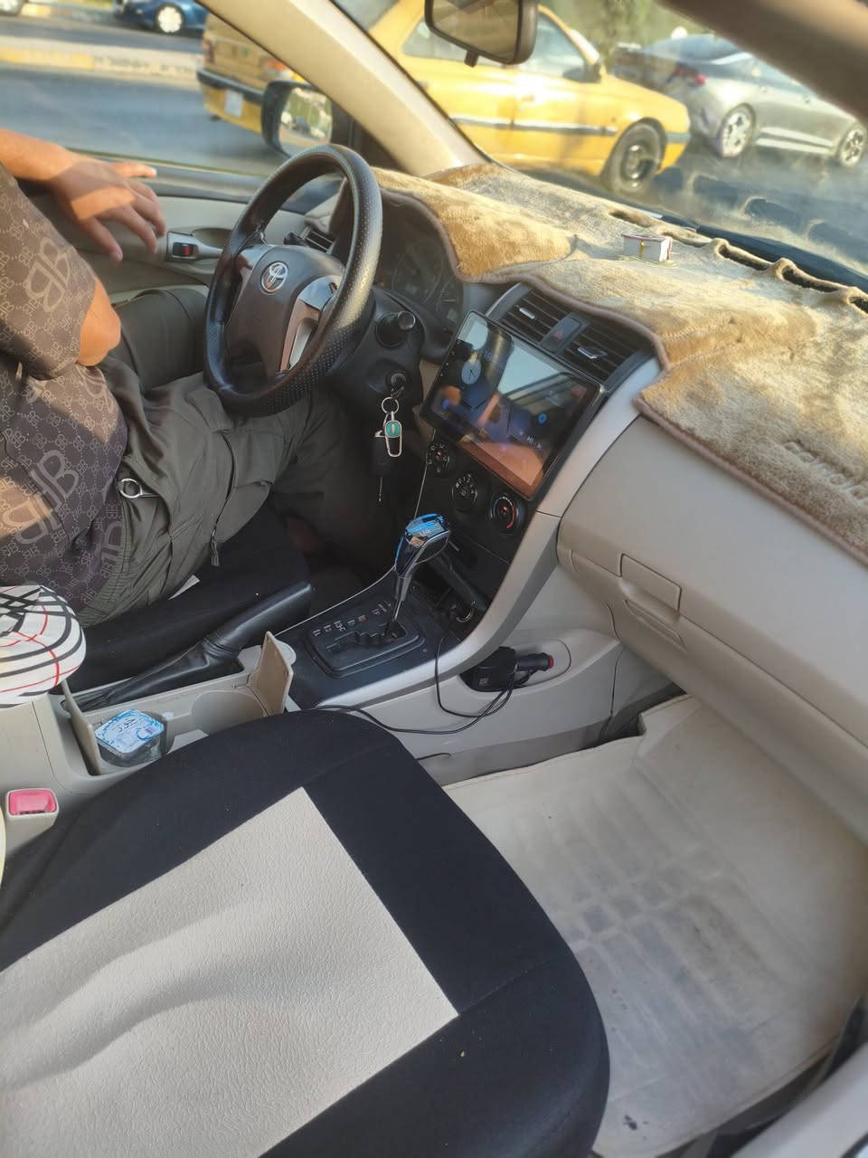 السلا عليكم 
كورلا موديل ٢٠١٣شركه العامه 
كير مكينه تخم تاير 
صدر شديته قبل سبوع امامي وخلفي 
السعر ١١٦ وبيها مجال حك الجيه 
السياره مكفوله من الصبغ والتبديل وقص 
مكان السياره بغداد الراشديه 
الرقم *********** الرصيد
الرقم ***********فقط وتساب

