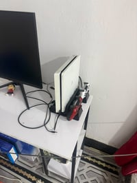 شاشة ٢٧ بوصة • جديدة • استعمال شهر