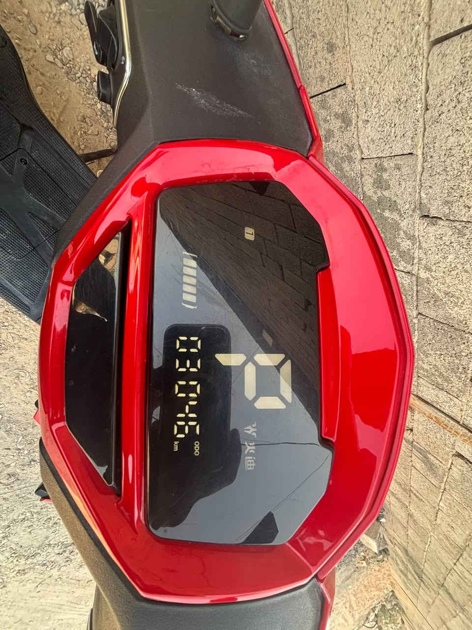 السلام عليكم دراجة شحن للبيع
🔋 6 بطاريات كرافين كبار

⚡ الملف 2500 واط

🏁 سرعة 75 كم/س حقيقية

⚙️ نظام 3 سرعات

🔌 منفذ USB لشحن الموبايل

🛑 فرامل ديسك أمامي وخلفي

🔐 تشغيل بصمة + ريموت عن بُعد + كارت

🚨 إنذار ضد السرقة

📟 شاشة رقمية كبيرة وواضحة

💡 إضاءة أمامية قوية + إشارات جانبية + هورن

💰 السعر:900 بيه مجال. 

📍 

📞 ***********
