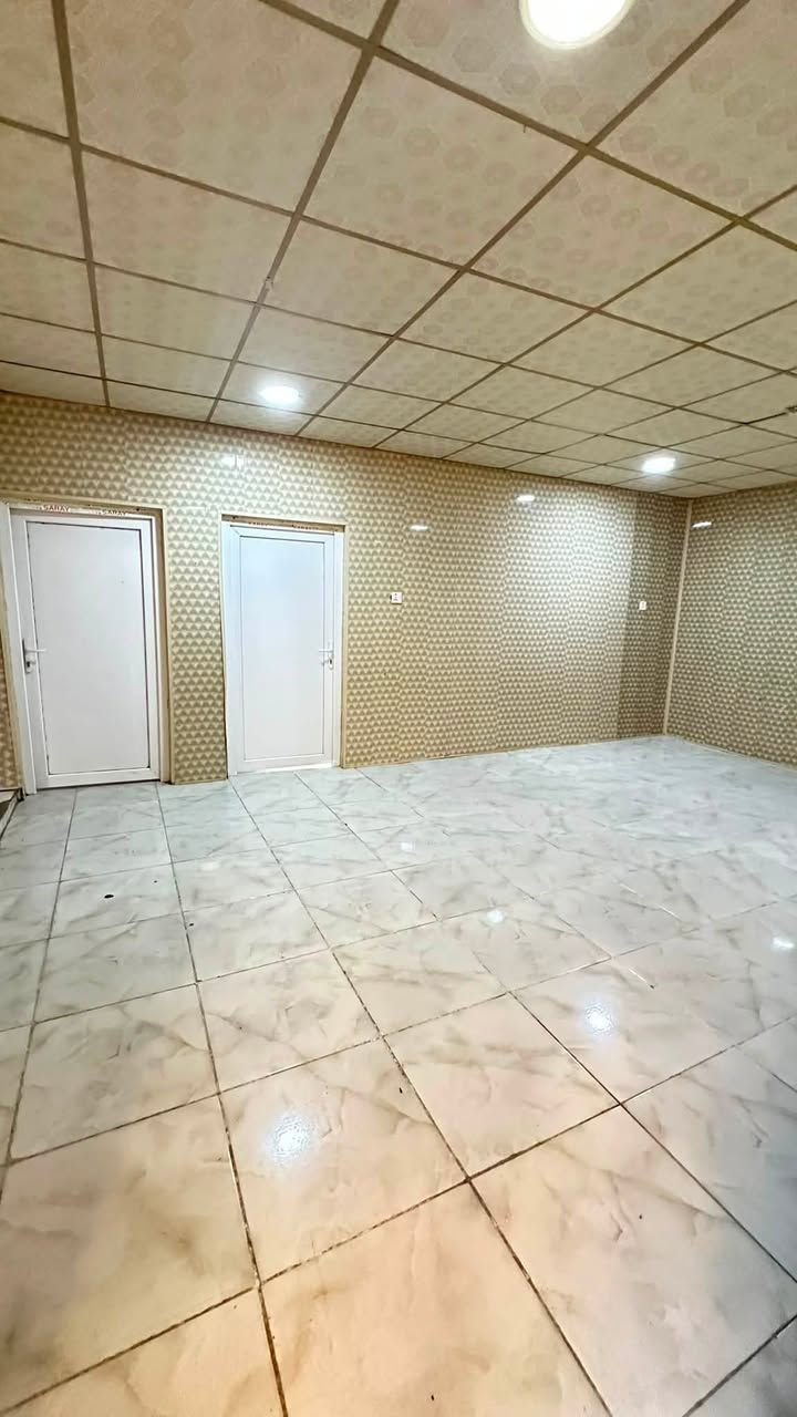 مشتمل طابق ثاني للايجار  - حي الواسطي على السايدين القديم مباشرا 

المحتويات - 2 غرفة نوم - صالة - مطبخ - صحيات داخل وخارج 

الايجار الشهري : 225 الف دينار عراقي 

اتصل على ارقام المكتب - او من خلال  الوتساب

الـِبــٌرجـــــس لَـلــعـقـار
خبرة تحمي استثمارك العقاري – منذ عام 2004

العنوان📍 كركوك – حي الواسطي
مقابل شقق الغاز السايدين القديم  (قرب عيادة دكتورة سلوى البياتي)

📞 ***********

موقع المكتب جي بي اس 👇
‏https://maps.google.com/?q=35.419258,44.343327

حساب التيك توك  /  https://www.tiktok.com/@salahg2g?_r=1&_t=ZS-95hIcunW0Uj

نستقبل عروضكم السكنية والتجارية في جميع مناطق محافظة كركوك

 رابط الگروب الخاص بمكتبنا على الفيـسبوك
‏https://www.facebook.com/groups/1485688405145852/?ref=share_group_link
