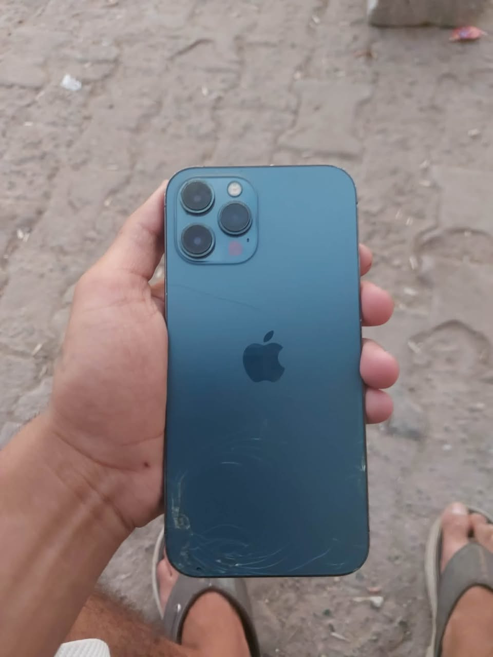 آيفون 12 برو ماكس شرق اوسط وتر بروف ممفتوح بطاريه 75 ذاكره 256 بي فقط هاي لفطور لبضهر ولفطر لبطرف شاشه مماثرات ابد كامرات فول ب350 وبي مجال بسيط او مراوس بوكو مكاني بغداد العبيدي تواصل خاص أو واتساب فقط ***********
