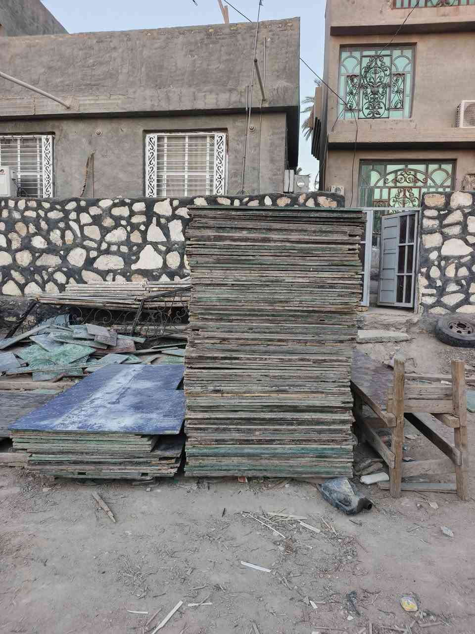 السلام عليكم بلايود للبيع العدد 100 العنوان بابل اتصال ***********
