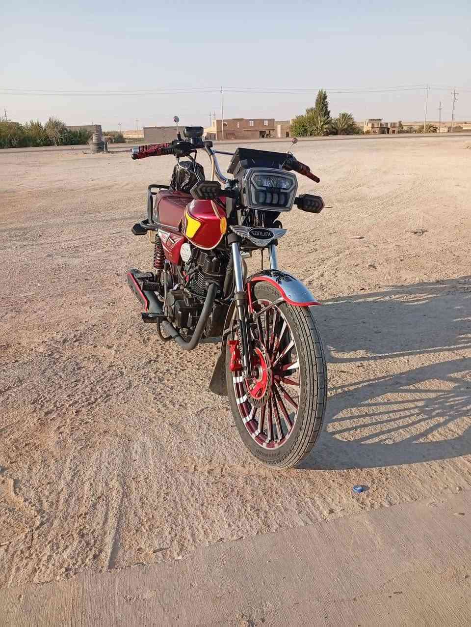 السلام عليكم اخوان دراجه للبيع موديل 25 محرك 200 زنجيل ماشي 5000 دراجه بعدها وضع شركه نظافه فول مال جناي*********** وصل مليون و25
