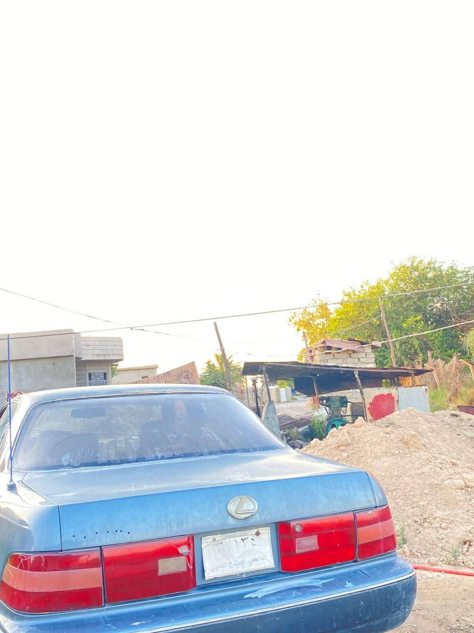 سلام عليكم سياره لكززز صالون سياره حلوه للبيع السعر خاص ***********
