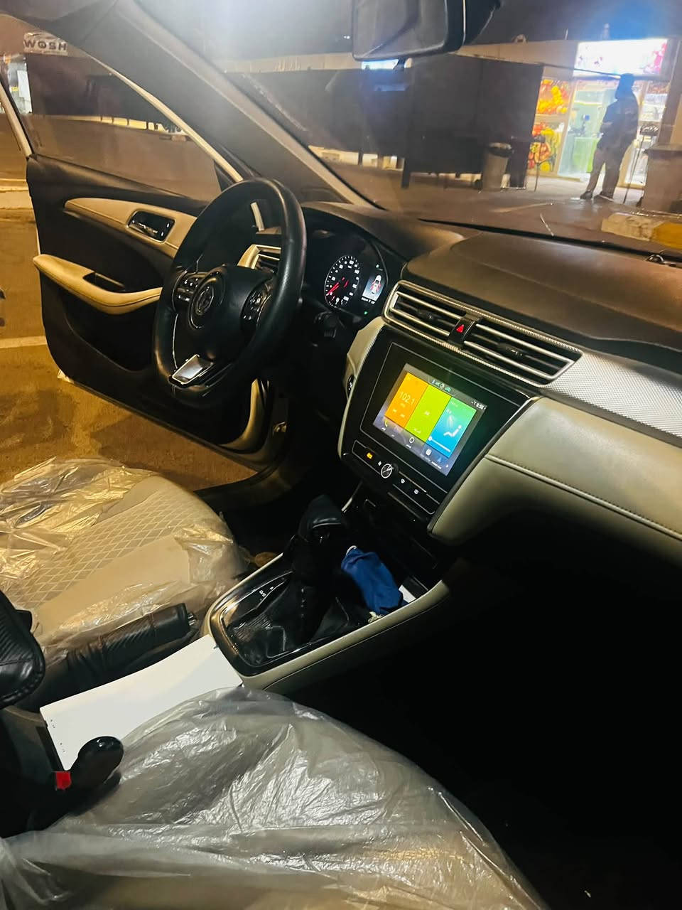 المواصفات / 

🔵بصمه

🔵تحكم جهتين

🔵 تبريد شاشه

🔵 لايت كشاف 

🔵 بيها طخه من الخلف بارد بالجنطه وشويه بارد بالبنيد بدون صبغ عدا الدعاميه

🔵 المحرك مفتوح من قبل الشركه بسبب تصعيد الگازگيت حته ما ادگ دوانز 

السعر / ٨٨ ورقه وبيها مجال سياره بأسمي شخصيا

مكاني بغداد حي جهاد 

***********
