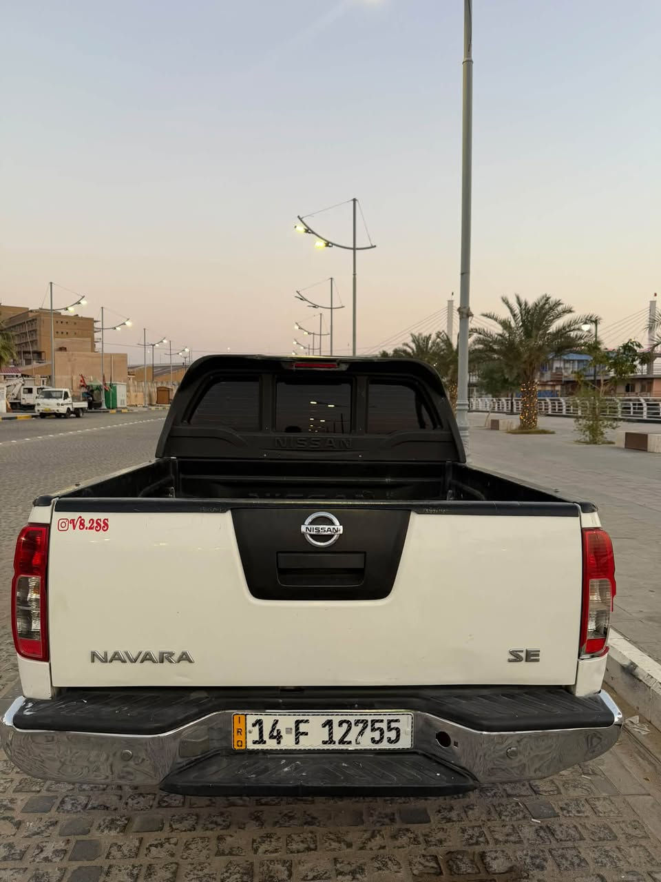نيفاره مديل ١٣ رقم بصره جديد بسمي تحويل ثاني يوم مكينه مامفتوحه بلاد كير عادي سياره مكفوله من الحادث بيها ملاحضات صبغ شبر او اقل بلارباع بيها بكلايت الخلفي مكسور حته من تجيني لاتكول ماكتلي سياره نشطه ومابيها صرف بانزين ابد مونفس الوتماتيك تبريد ثلج تدفئه لايت زنون كلش عالي يسوي الشارع نهار مكاني بصره البراضعيه رقمي *********** معه مراعات وقت الاتصال سعر  ١٠٨ 
وبيها مجال بسيط
