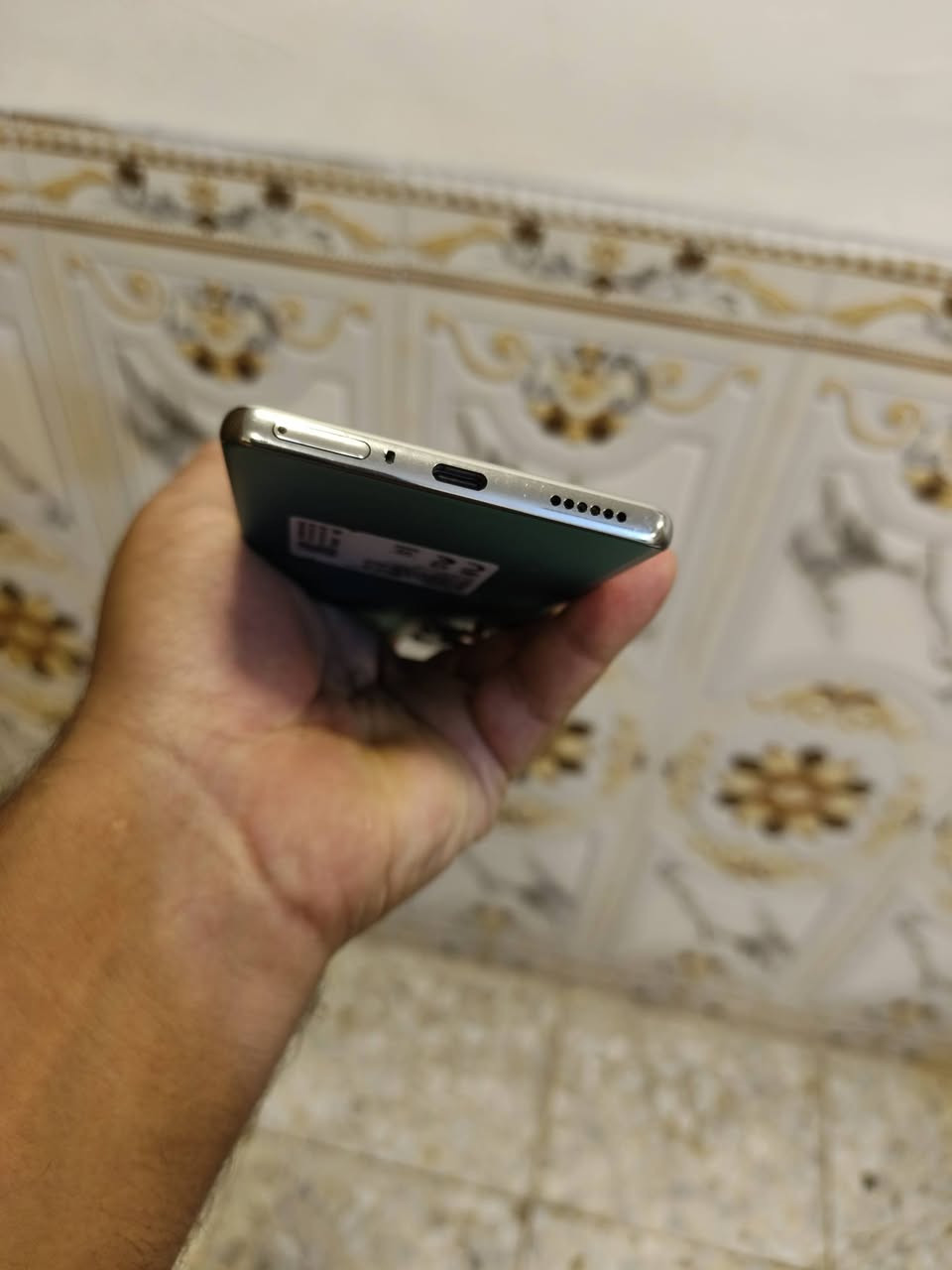 السلام عليكم تكنو كامون برو ذاكرته 256 جهاز استخدام شهر امبدل شاشه اصليه وكالة الجهاز مكفول ملحقاته كاملة
***********
