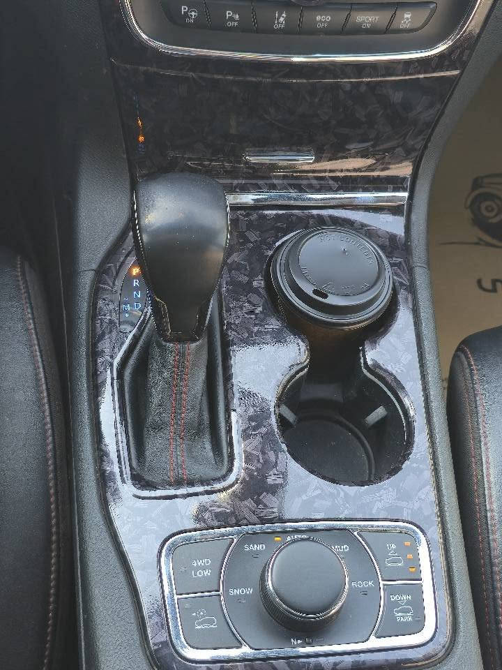 Jeep Grand Cherokee Trail Hawk 5.7 V8

کوردی/عربي

جێب گراند چیرۆکی (لاریدۆ) مواسەفاتی ترایل هۆک ٢٠١٧
ئەخیر مواسەفات
مەکینەی ٨ پستۆنی هێمی 5.7
ڕادار، خەتی جادە، حاسەی ٣٦٠
ئۆتۆ ستۆپ پێش و دوا، ئۆتۆ پارک
ئاوێنە ڕادار، شەفت، هیتەر
کوشن میمۆری، جلد و شامۆ، ٤ کوشن سارد و گەرم
لایت بیلاد لید، دەوار، فول ئۆتۆ، فڵچە ئۆتۆ
سەیارەکە چووپە بەرز و نزم ئەکات
٦ مۆدی لێخوڕین
ژێری کامل درعی ئاسن بیلادی
تایەی جەبەلی تازە بەسراوە و ویلی SRT
هایدرۆلیکی گێڕ و ئەکسلەکان، بانسەکەن، ڕۆنی مەکینە هەمووی تازەیە، کامل سێرڤس کراوە و حازرە
هەموو گیانی لەسەر دەقی شەریکە ماوەتەوە و هیچ نوقسانیەکی نیە 

بەناوی خۆمەوەیە سەنەوی تازەیە و لە سلێمانیم
٢ دەرگای لای سایەق و چەمەلەغی پێشەوەی بۆیاخە بەبێ ناوگرتن، پێشی کەپسە
***********

جيب گراند چيروكي (لاريدو) مواصفات تريل هوك ٢٠١٧
اخر مواصفات
مكينة ٨ سلندر هيمي 5.7
رادار، خط الجادة، حاسة ٣٦٠
أوتو ستوب أمامي و خلفي، أوتو بارك
مراية رادار، شفط، هيتر
كشن ميموري، جلد وشامواه، ٤ كشن بارد وحار
لايت بلاد LED، دوار، فول أوتو، فلاش أوتو
السيارة هواء(هيدروليك)، تعلي وتنزل
٦ مودات لقيادة
تحت كامل درع حديد بلادي 
تايرات جبلية جديد و ويل SRT
هيدروليك گير وأكسلات، دسك، زيت مكينة كله جديد، كامل سيرفس، سيارة جاهزة
كلشي على وضع الشركة، ما بي اي خلل او نقص 

باسمي، سنوية جديد، وبالسليمانية

بابين و جملغ جهة السايق صبغ بدون دواخل 
***********
*********** السليمانية, العراق
