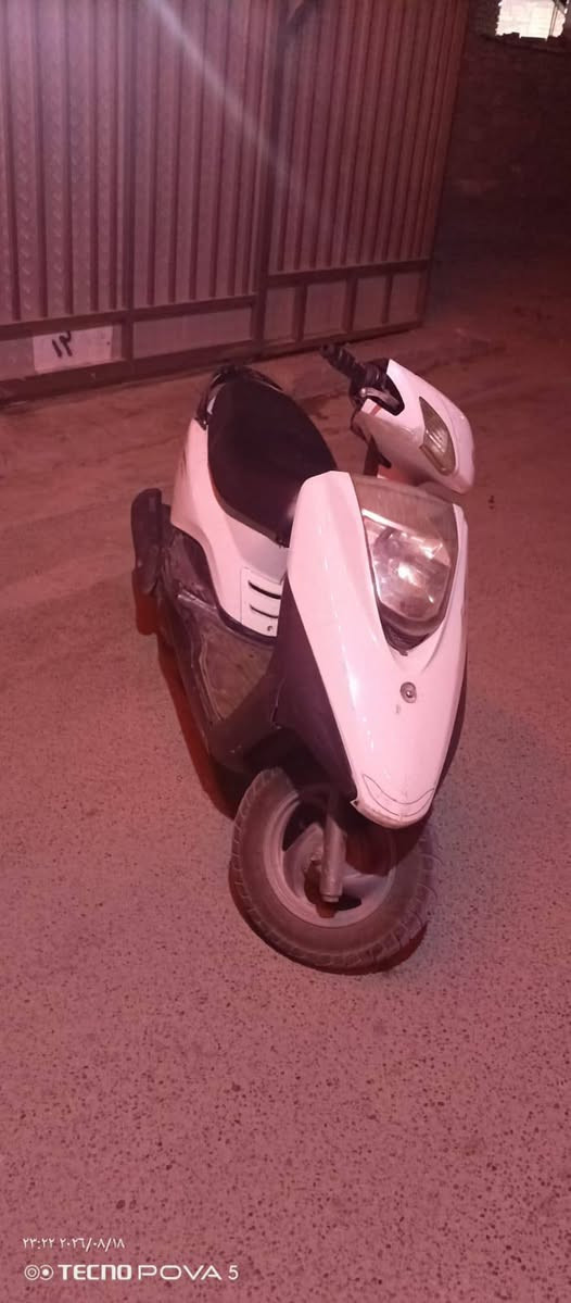 السلام عليكم بريز للبيع 
نضيفه كلشي ما بيها مكينه مجفته جديد نقص فقط البكلايت الخلفي والامامي السعر 450 وبيها مجال 
رقم ***********
مكاني بغداد الكماليه
