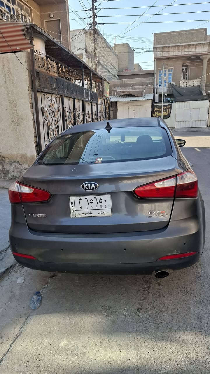 للبيع أو مراوس ب BYD نظيفة
فورتي 2016 وارد أمريكي محرك GDI
ماشية 130 ألف ميل
بيهة فقط صوت رواجز
السعر 75 ورقة وبيهة مجال بسيط
للتواصل واتساب ***********

