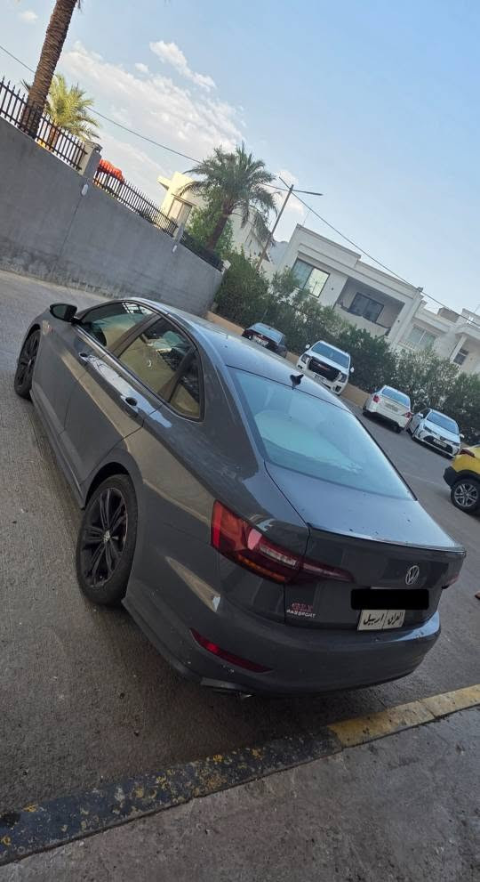 ⚜️VW Jetta⚜️
مۆدیل : 2019 👉

ڕەنگ : چیمەنتۆیی ناوازە 🩶

بۆیاغ : کلین تایتڵ دەعامی لۆ دەعامی بەشەرت 👍

مەکینە : V4
2.0Turbo 🔥

مواسەفات : GLI ❤️‍🔥
شاشە گەورە - کامیڕە - حاسە - کورشین هیتەر -  کورشینی دواوە هیتەر  - ئاوێنە ئیشاڕەت - لایت پێش و پشت لید - لایت زینۆن - بیلاد سەقف ڕەش - زۆر مواسەفاتی تر فول فولە 🫡

ماوەی ڕۆیشتن : 74,000Mile 👌

نرخ : 160$ 💵 مەجال

تێبینی// سەیارەکە زۆر پاک و خاوێنە هەموو شتێکی بیلادی ماوە یەک دەستە بێ کێشەیە گێڕ مەکینە تەبرید ڕادار بەردی گزۆز تەحویل وەکالە غەڕامە هەمووی بەشەرت بۆ زانیاری زیاتر پەیوەندی بکە لەگەڵ ڕێز .

ژمارەی تەلەفۆن 📱 :
*********** viber.whatsapp أربيل, العراق
