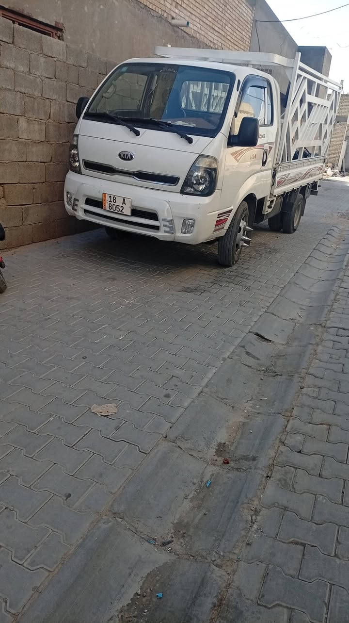 سلام عليكم فحل لل بيع ٢١٤ مال جناي علا ايدي كفاله عل سونار راعيها موجود  كفاله محرك شاصي قماره مال محل يعني مانشتغل بيها *********** مكان بغداد كرخ 
مراوس عادي اريد ١٨ او ٢٠ تحياتي للجميع
