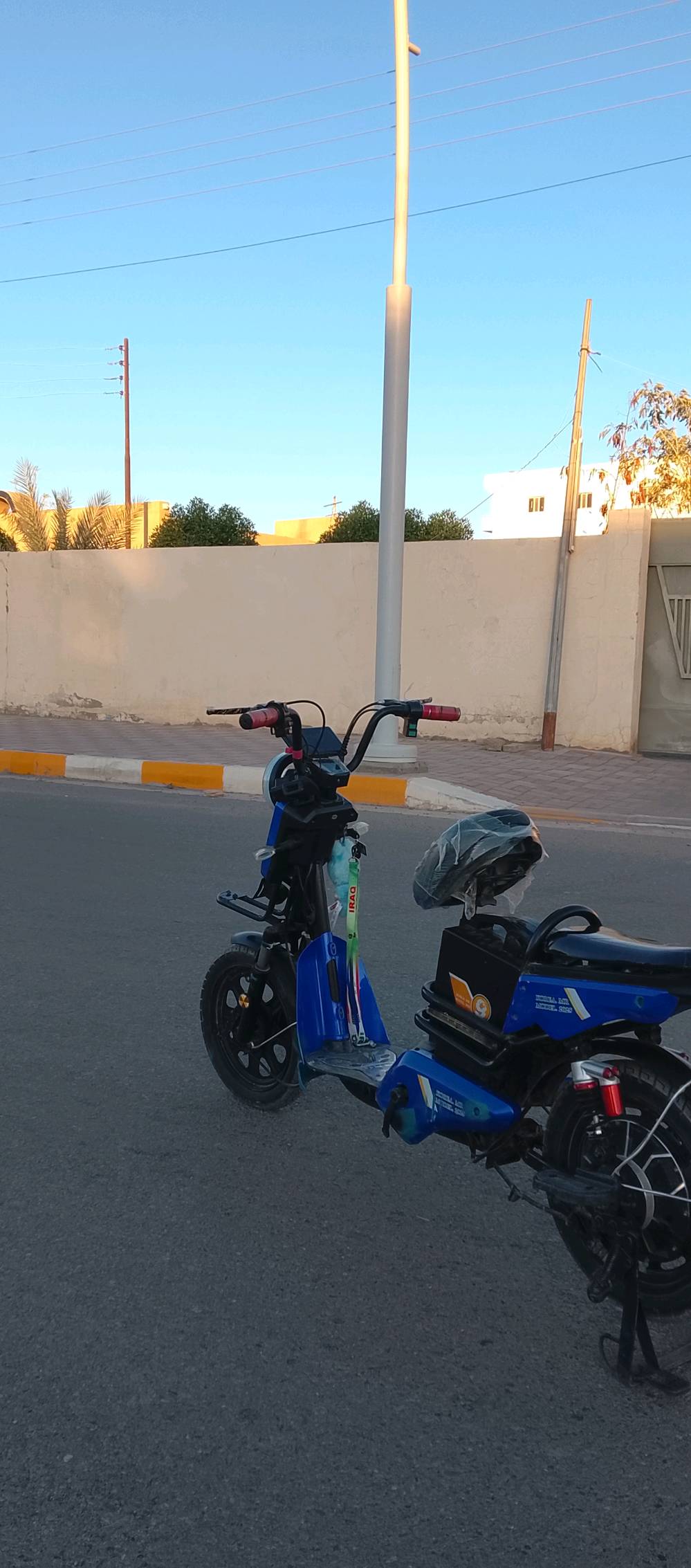 سلام عليكم هاذه سعره 350 جديد كلش المكان الرمادي الخمسه كيلو