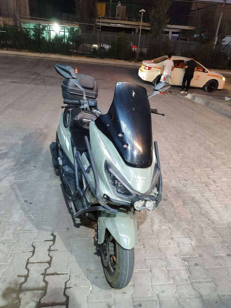 للبيع موتور أخو الجديد ماكينة كبس فايبر ولا خدش فيه تشغيل عن بعد..انذار سرقة..قفل مركزي..السعر 800 ألف وفيه مجال بسيط للتواصل واتساب  ***********
