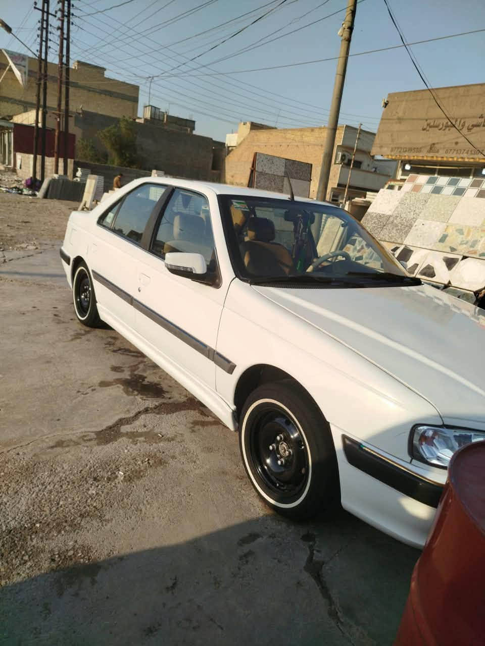 السلام عليكم عندي بيجو بارص 22باسمي مكينه كير خير من الله تبريد شغال بس منقص غاز برودته مو قويه بيها ضربه صغيره بلبنيد ومعمره وطخه خفيفه بخشم جاملغ يرادلتها تكحيل وبجاملغ الخلفي رصعه صغيره معمره ولباقي مكفول عارضها70 وبيها مجال مكان بغداد رقم الهاتف ***********
