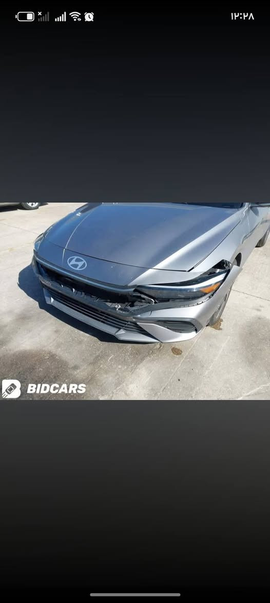 النترااا سلفر 25 
موعد الوصول الاثنين توصل الاردن 
سعر 88 
نص فول 
حادث قبق جنطه جاملغ بدون شواصي مازادات مابيهن شي 
***********

نص مكتوب في الصور:
- BIDCARS
- ۱۲:۲۸
- ۱۲:۳۸