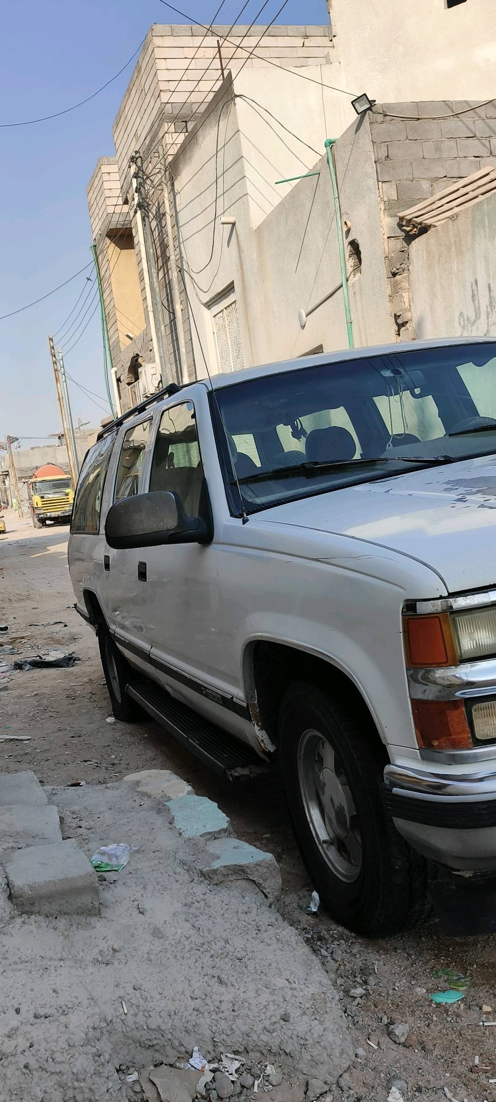 بهبهان موديل 1995 

مكينة 305 

گير 700 

سيارة بلادية مامصبوغة  

دواخلها نظيفة مابيها عيب 

سيارة باسمي تحويل ثاني يوم اذا تريد 
سنوية مامنتهية 

السعر 33 وبيها مجال 

عنواني البصرة الزبير 

رقم الهاتف : ***********