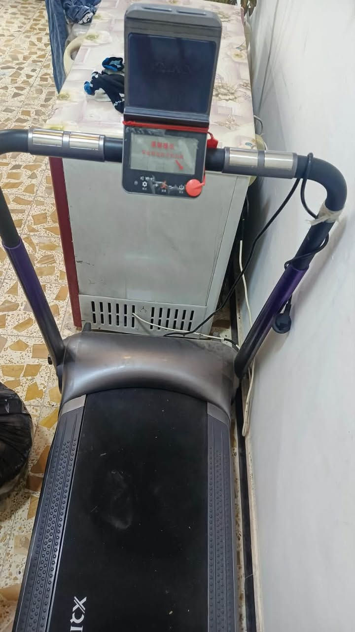 ياباني الاصلي
يتحمل وزن 150 كيلو
مستخدم شهر واحد فقط جديد بل جيس 
سعرة 300 
***********
