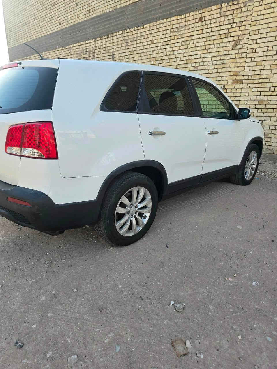 سورنتو موديل ١٣ سياره كارتون جاهزه للاخير  كصه جنطه مكانه نجف ٦٠ وبيه مجال.  متومه رقم وسنويه. اي استفسار ع هذه الرقم ***********

