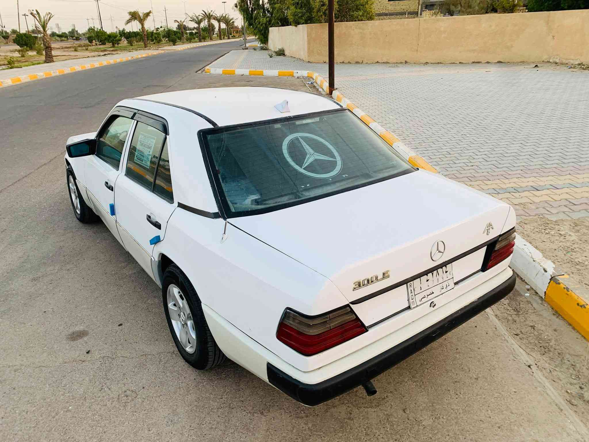 السلام عليكم
مرسيدس دب 88 

كير ومحرك بطه خير من الله 

حداده جديده 

تخم تاير جديد

باتري جديد 

دواخلها نضيفه شوف العين 

كشرها نضيف 

قواعد وحده بيها تصليح والثانيه بلاديه 

كهربائيات شغاله 

السعر 38 ورقه 

رقم ذي قار تحويل مباشر 

***********

واسط الكوت
