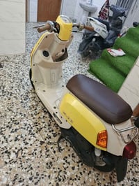 دراجه بوليسي للبيع كامله نظيفه سويجين بيهه  داخلها بيجي لونها أصفر مكي...