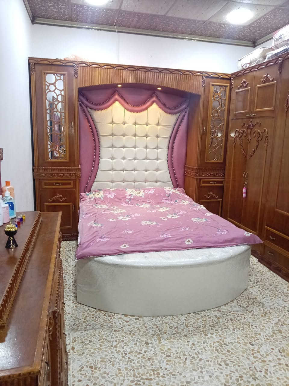 السلام عليكم اخشاب اخو الجديد خشب عراقي درجه اولى خشب ثقيل السعر مليون ونص التواصل عل الرقم ***********
