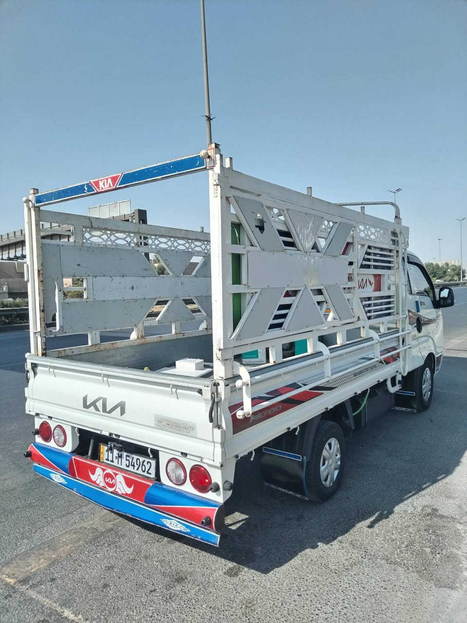كيا 2024 ماشيه 19 تايرات شركه رقم بغداد سياره جديده بدون صبغ كفاله عامه بدون محجر العنوان بغداد ***********

