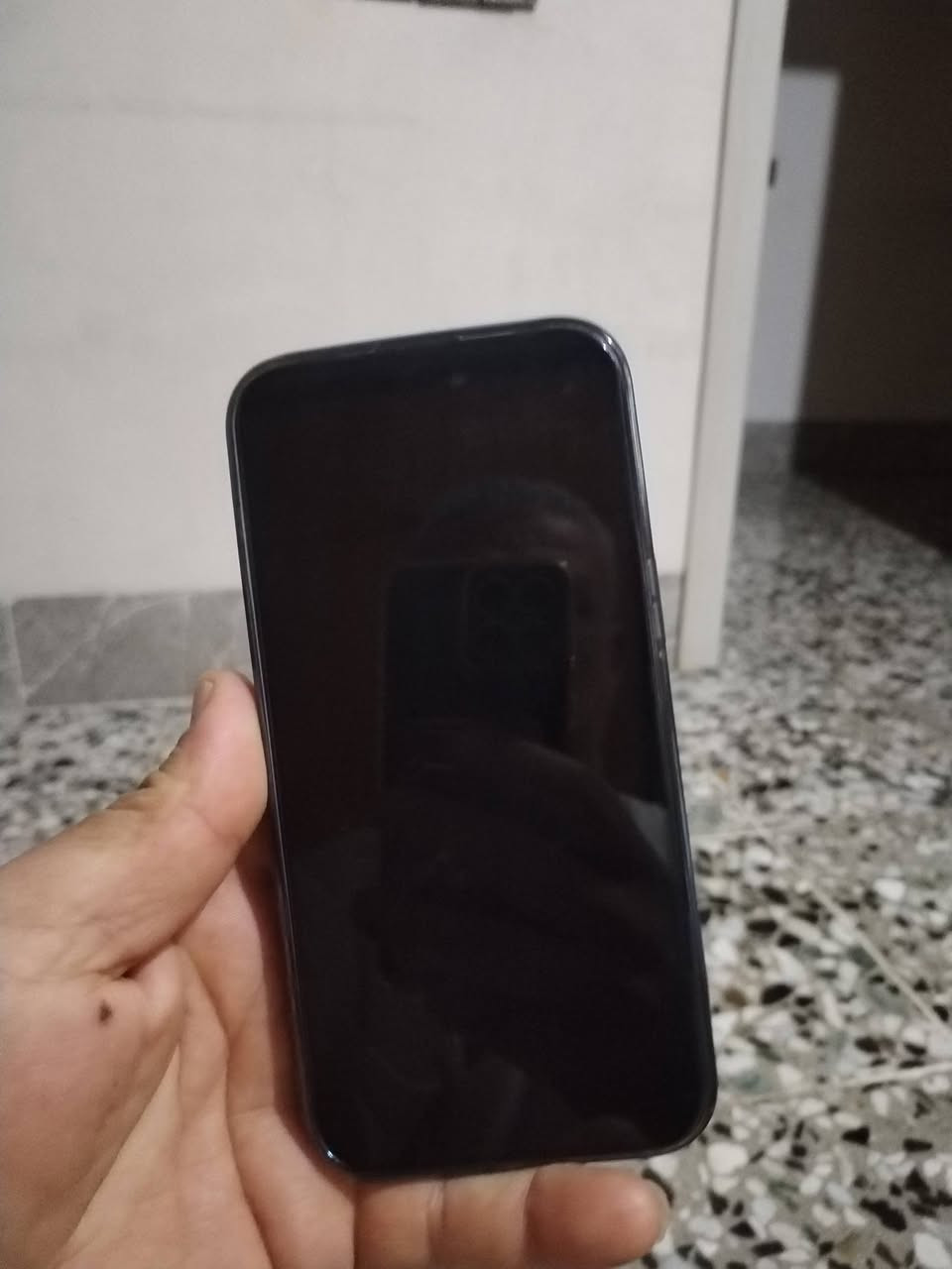 ١٤ برو ماكس دبل شريحة مبدل شاشة وبطارية وكامرة خلفية جهاز نظيف وبالشرط جهاز مال بيت مكاني كركوك حزيران قرب أسواق انور *********** سعر ٥٠٠ قفل
