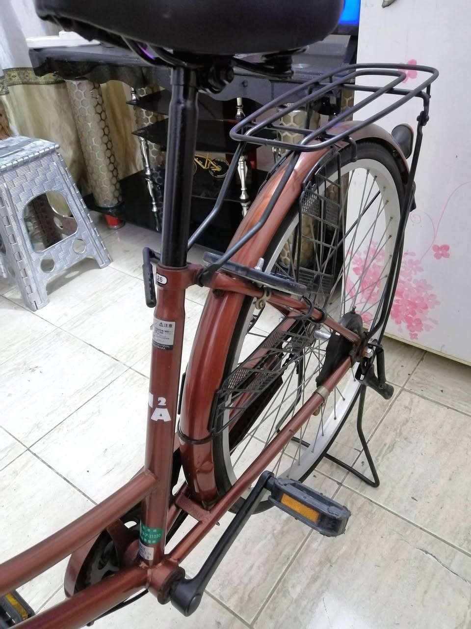 السلام عليكم للبيع بايسكل بناتي حاوية مال بالة ياباني
باسكل بالة حجم 26 لون جوزي مميز 
تايرات بلادية ويالة عدلة داينمو امامي
قفل تاير خلفي + كشن طبي 
شبجة خلفيه + جرص اصلي 
مكان 📍بغداد حي الجهاد 
باسكل مكفول نظافه فوول %100

رقم لتواصل واتساب 
 *********** 
يوجد خدمة توصيل بغداد والمحافضات 🚕
