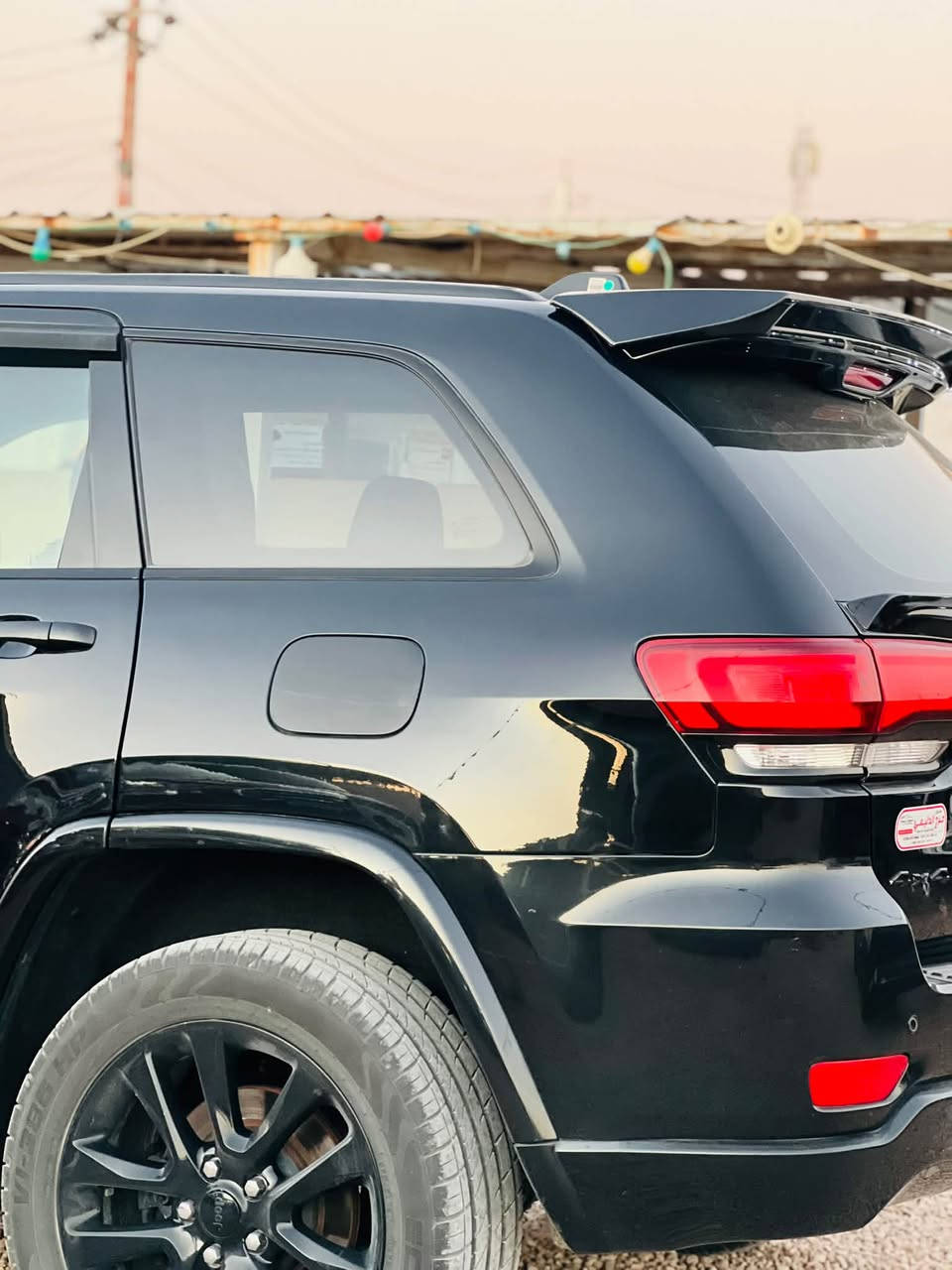 جيب موديل ١٩
بلاك توب فول مواصفات 
شاشه جبيره 
كامره خلفيه 
بيها صبغ جاملغ وبنيد 
صدر امامي خلفي جديد بيها فقط شمعات 
محرك كير جديد 
سعر ١٧٠ وبيها مجال 
مكان رمادي 
هـ/***********

