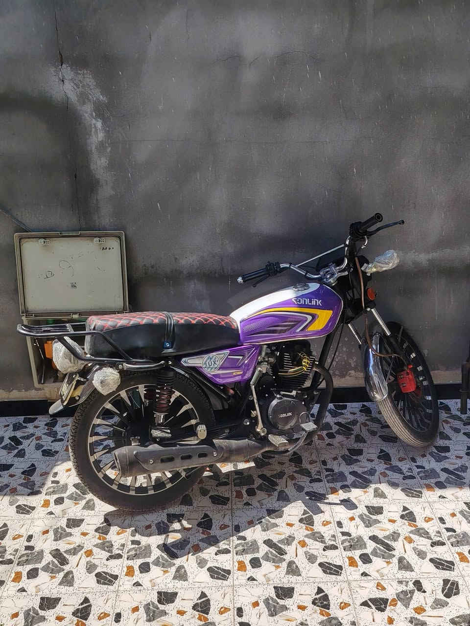 سيفان سونك باب اول موديل 25 محرك 200 cc
كفاله شاشة شغالة سعر 750 وبي مجال 

 مكاني خان بني سعد ***********

اوراق كارتونية موجوده شعندك مراس ادخل خاص
