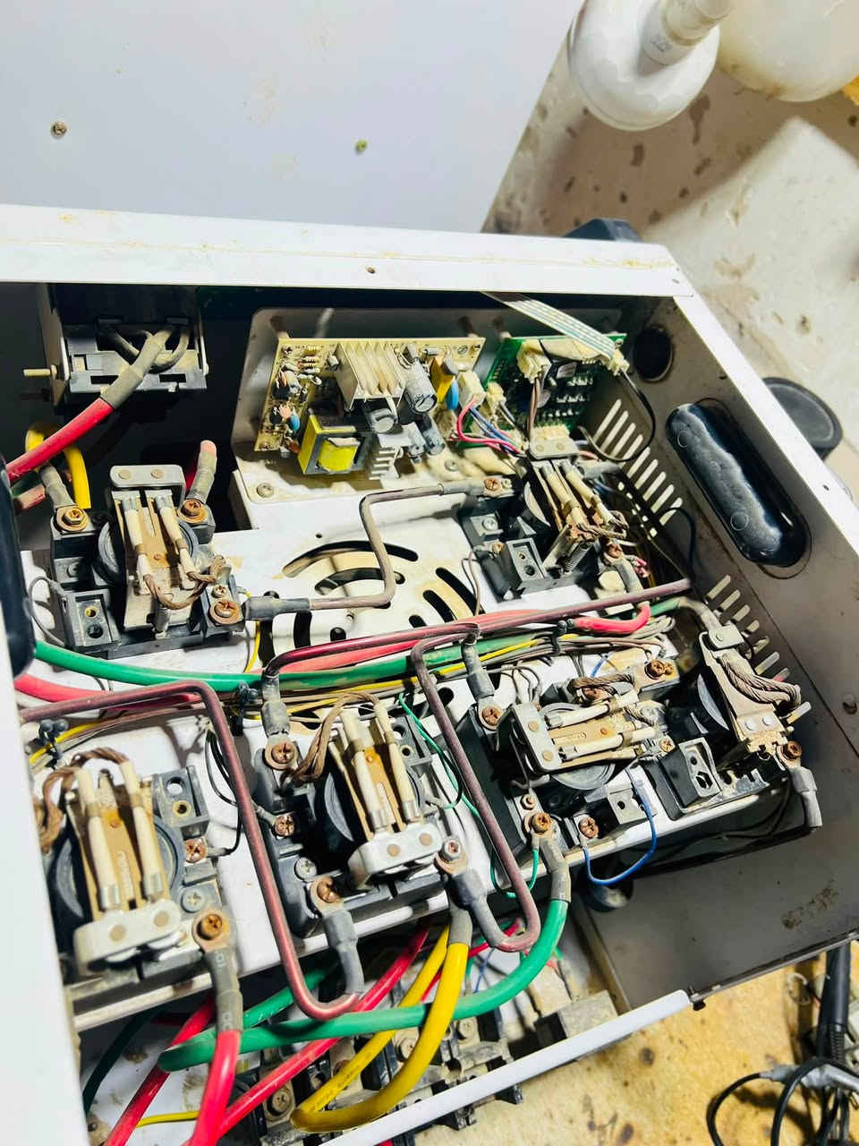 للبيع —للبيع
⚡ للبيع – رافعة فولتية الرياض انفنتي 

20 كيفي ( 80  امبير ) 

✅  توصيل لجميع محافظات العراق

✅ اتعامل فقط مع الجديد / بالباكيت بعدها 

✅ السعر  350 الف

📍 #الخالص – #ديالى

للاستفسار

📞 ***********
