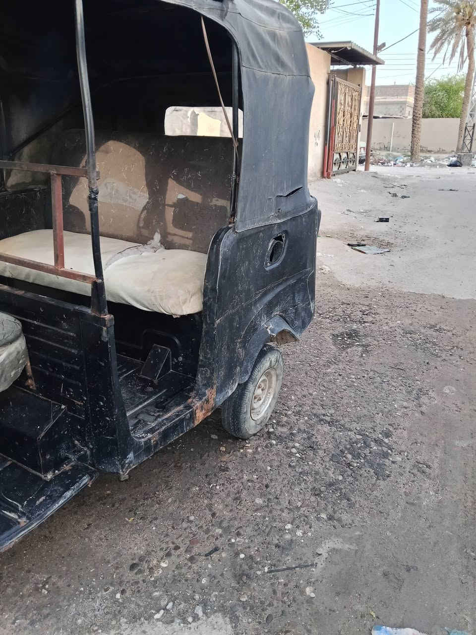 السلام عليكم تكتك بياجو مديل 19 محور Tvs 24 كايمه رقم وسنويه بأسمي تحويل يمته ما يعجبك عوزه تجفيت وجامه وصليب الصفحه اليمنه  بنزات جدد تايرات جديده  السعر 2750 ***********
