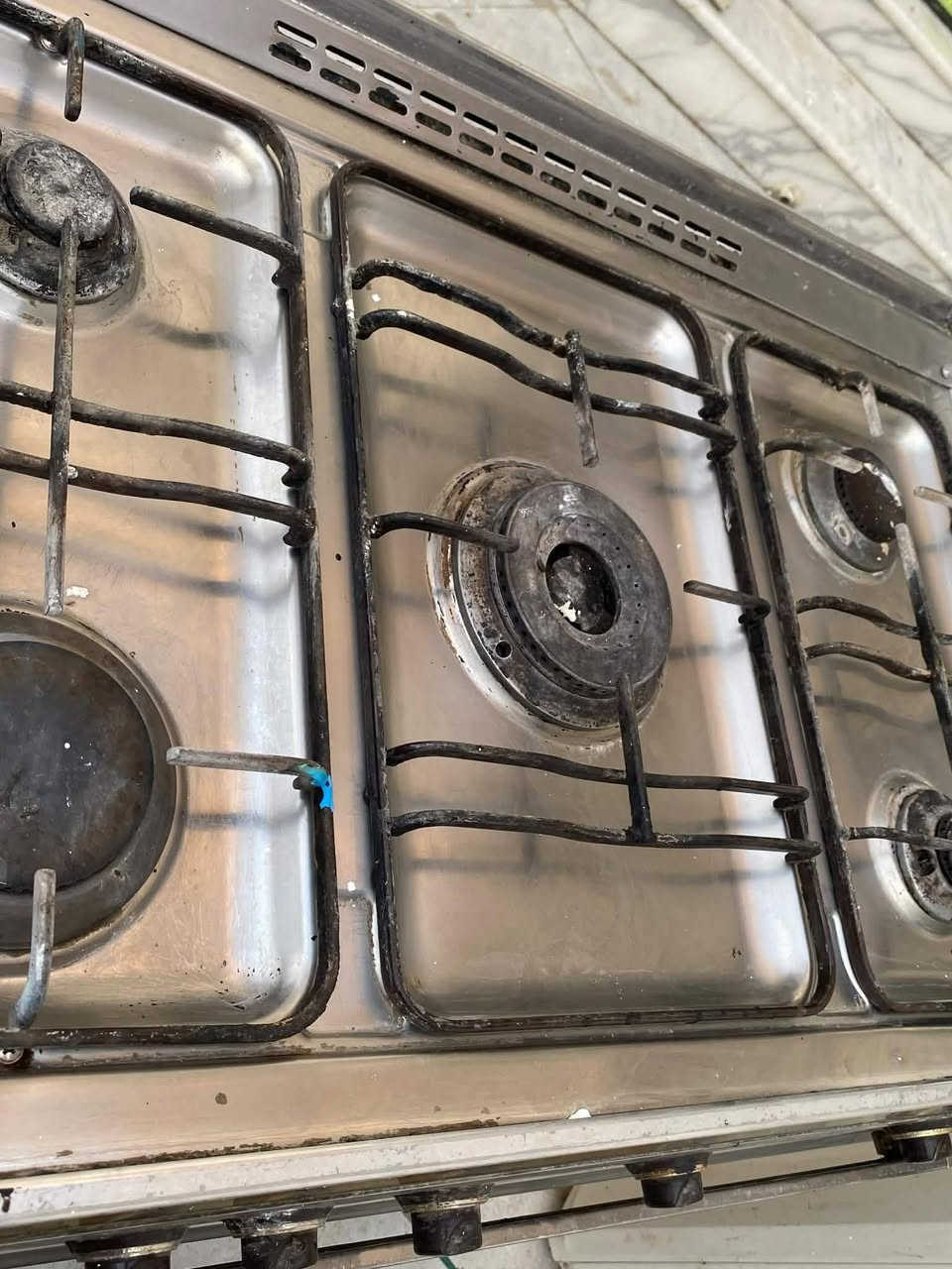 السلام عليكم للبيع طباخ كريازي درجةاولى باب اول
حرارة عالية خمس عيون شغالة وعلى الفحص
 شغال وعلى فحص نظيف بحالة جيدة
 الفرن شغال وعلى الفحص حرارة عالية ملحقاتة كاملة 
السعر 200وبيه مجال العنوان الديوانية ام الخيل الثانية شارع عشرين قرب ثانوية المتفوقات لاستفسار الاتصال على الرقم ***********واتساب ✅
