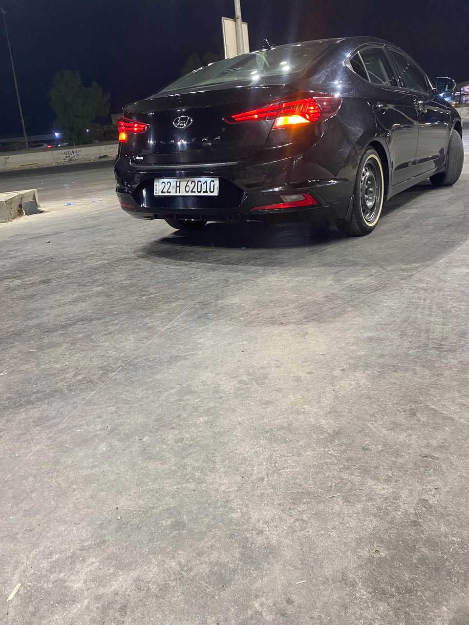 النترا 2020
ماشيه 142 الف
حادثها امريكا بنيد مبدل بالعراق شويه بارد جوه الباب خلف سائق وبارد جوه قبق البانزين وين متريد تفحص افحص
سعر 122 بيها مجال للشراي وكلشي اكو بالسوك
رقم اربيل هزه ماساقطة
كير AT
محرك ما مفتوح مي احمر
تايرات خط ابيض
منضومه لايتات وماصدات اصليه مصار شهر من شديتهن ب550 الف عدسات
السياره ما مبولشة ابد
وماشايفه بانزين عادي ابدا 
مواصفات
3 وضعيات قياده 
رادار امامي
رادار خلفي 
نقاط عمياء 
تحديد مسار 
عدم الخروج عن المسار
مثبت سرعه
اوامر صوتيه
تبريد منفصل بيانو
شاشه كبيره
للاستفسار اكثر ***********
