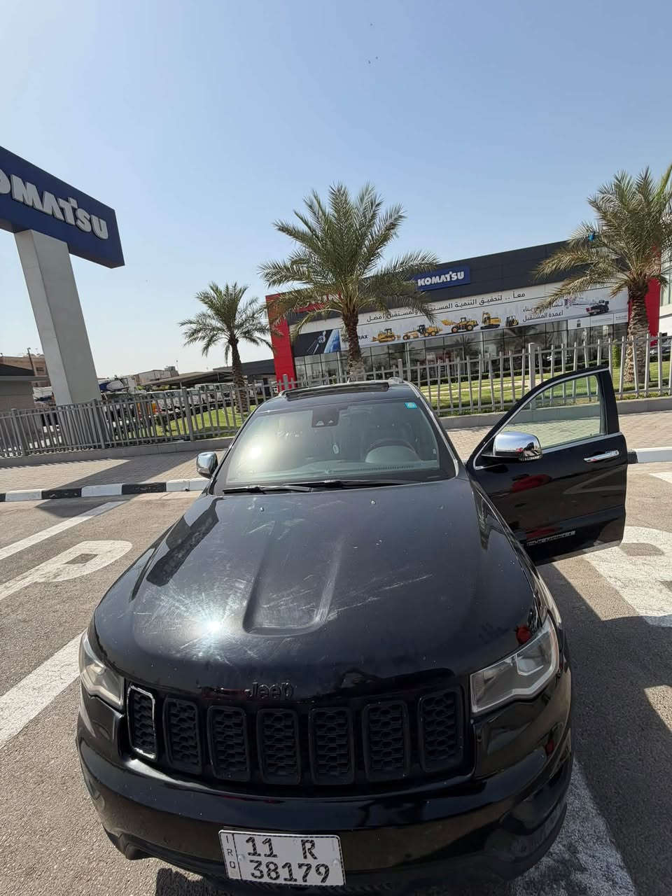 السلام عليكم
jeep للبيع 
موديل 2020
المواصفات 
فول 
فتحه 
رادار امامي وجانبي 
شاشه كبيره كامره دواره 
كشنات جلد +الاماميه كهرباء 
تدفىه بالستيرن 
اشاير بالمري 
ويل ١٨

السياره ماشيه (٩٥ميل ) كير محرك صدر تبريد خير من الله 
السياره باسمي رقم بغداد جديد وتحويل نفس اليوم

الون اسود 
حاله السياره وارد امريكي 
الحادث بدايه البنيد + جاملغ اليمنه صبغ 
اما باقي السياره مكفول 
السعر (٢٠٨)
مكان  السياره
بغداد مقابيل مخابز باب الاغا 
للاستفسار 
***********
