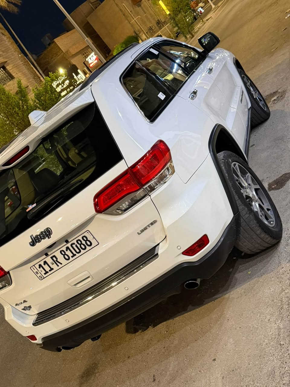 جيب كراند شيروكي لمتد بلاص خليجي  فول مواصفات1/1

‏‎الموديل : 2019

‏‎اللون ابيض

-سقف بناراما وفتحه

-3شاشات كبيره

-داخل بيجي مميز

-ويل 20

‏‎-المقاعد الأمامية كهربائية .

‏‎- المقاعد الأمامية تدفئة وتبريد

‏‎- نقطة عمياء بلمري رادار جانبي.

‏‎- فتحات usb للمقاعد الخلفيه 

‏‎- تشغيل عن بعد

‏‎-  تدفئة ستيرن . 

‏‎-  شاشة كبيرة . 

‏‎- حساسات 360

‏‎- صندوق كهربائي .

‏‎- حساسات أمامية اصلية .

‏‎- كاميرا خلفية  دواره  .

‏‎- زراك اوتو ويا الامطار.

‏‎- مرايا متحسسه للضوء العالي .

‏‎- محدد سرعة( كروز سرعة ). 

‏‎- رادار خلفي نظام بريك اوتماتيكي.

‏‎- نظام مانع انزلاق .

‏‎- جنطة كهرباء وفتح وسد عن بعد

‏‎- نظام معرفة ضغط الاطارات.

‏‎- نظام اقتصاد بالوقود eco.

‏‎- نظام sport

‏‎- نظام تقليل السرعة بالمنحدرات

محرك 3600

‏‎- بصمة.

رقم بغداد  هزه وسنويه جديده بأسمي السياره تحويل مباشر  
 الضرر /   بي دي ار كد شبر بسيط جدا /السعر٢٣٠
التواصل مع الرقم ***********
