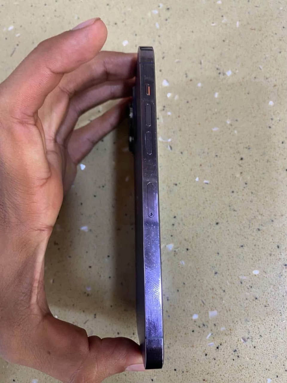 ايفون 14 برو ماكس للبيع جهاز مبدل شاشه اصليه تفصيخ ع فحص تاخذه فقط بطاريه 81 ذاكره 128 السعر 675 مجال قليل بي ***********
