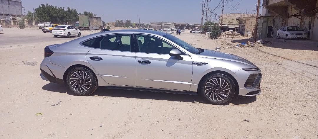 سوناتا هايبرد فول مواصفات عدا البانوراما

ماشيه 28 

سياره جديده 

ب اسمي

مكاني النجف  السعر 165

***********   حادث قطعتين تبديل فقط جاملغ وباب

