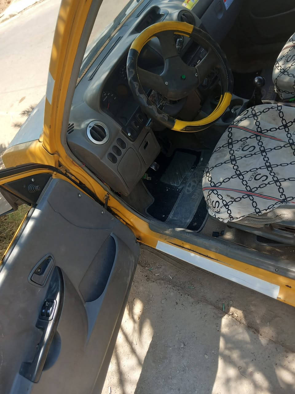 موديل ١٢ سيارة خير من الله سنويتهة لل٣٠ كير ومكينة حلوات منضومة تبريد جديدة بس بيهة لواحض بسيطة مكان الزعفرانية السعر ٢٢ وبيهة مجال قليل ***********
